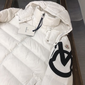 Пуховая куртка Moncler Mariveles, кото