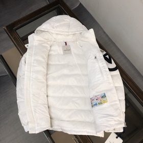Пуховая куртка Moncler Mariveles, кото