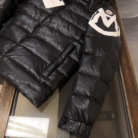Пуховая куртка Moncler Mariveles, кото