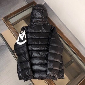 Пуховая куртка Moncler Mariveles, кото
