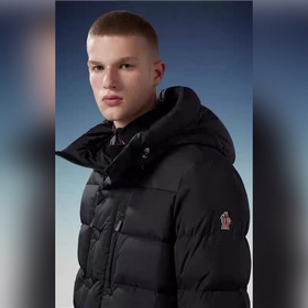Одежда для катания на лыжах и пуховые 