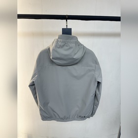 Пуховик Moncler 2026 осень/зима GW Bou