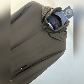 Пуховик Moncler 2026 осень/зима GW Bou