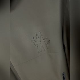 Пуховик Moncler 2026 осень/зима GW Bou