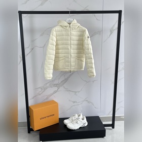 Moncler Cler 2026 Осень/Зима Новинка：