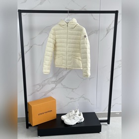 Moncler Cler 2026 Осень/Зима Новинка：