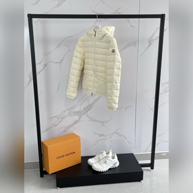 Moncler Cler 2026 Осень/Зима Новинка：