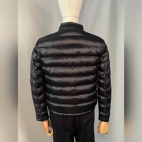 2025 Moncler Clercer Легкая пуховая ку