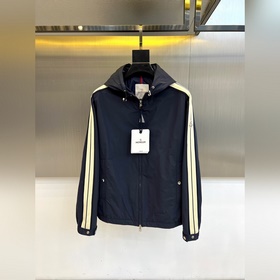 Куртка с капюшоном Moncler Cler из кол