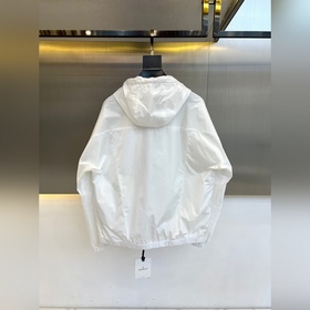 Moncler Cler, новая куртка с капюшоном