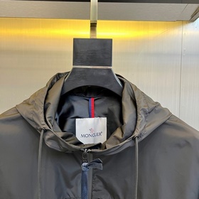 Moncler Cler, новая куртка с капюшоном