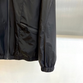 Moncler Cler, новая куртка с капюшоном