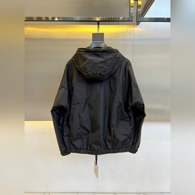 Moncler Cler, новая куртка с капюшоном
