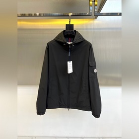 Новая куртка с капюшоном Moncler Cler