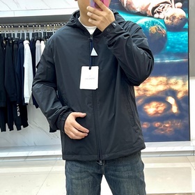 Новая куртка с капюшоном Moncler Cler