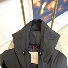 Новая куртка с капюшоном Moncler Cler