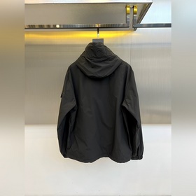 Новая куртка с капюшоном Moncler Cler 