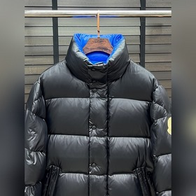 Пуховик Moncler — синие и зеленые пухо