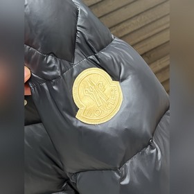 Пуховик Moncler — синие и зеленые пухо