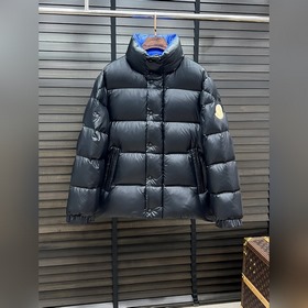 Пуховик Moncler — синие и зеленые пухо