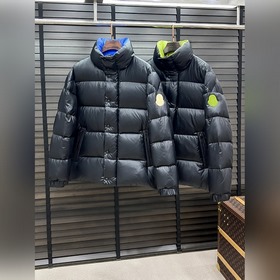 Пуховик Moncler — синие и зеленые пухо