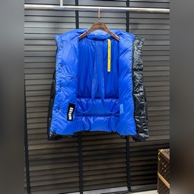 Пуховик Moncler — синие и зеленые пухо