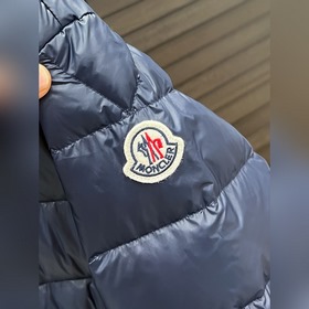 Пуховая куртка Moncler — легкая пухова