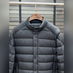 Пуховая куртка Moncler — легкая пухова
