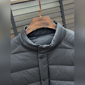 Пуховая куртка Moncler — легкая пухова