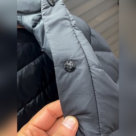 Пуховая куртка Moncler — легкая пухова