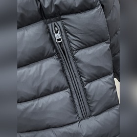 Пуховая куртка Moncler — легкая пухова