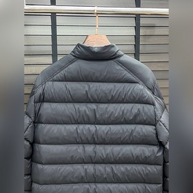 Пуховая куртка Moncler — легкая пухова
