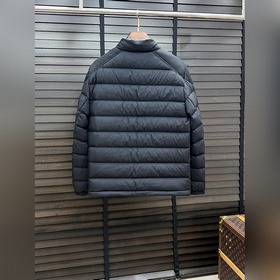 Пуховая куртка Moncler — легкая пухова
