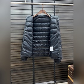 Пуховая куртка Moncler — легкая пухова