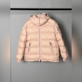 Moncler  Новые поступления  Moncle