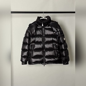 Moncler  Новые поступления  Moncle