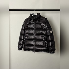 Moncler  Новые поступления  Moncle
