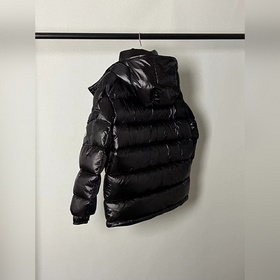 Moncler  Новые поступления  Moncle