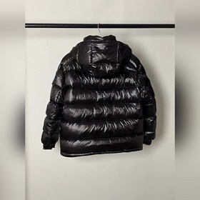 Moncler  Новые поступления  Moncle