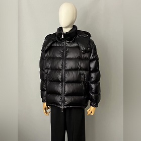 Moncler  Новые поступления  Moncle