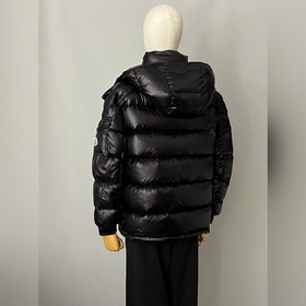 Moncler  Новые поступления  Moncle