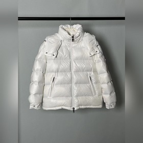 Moncler  Новые поступления  Moncle