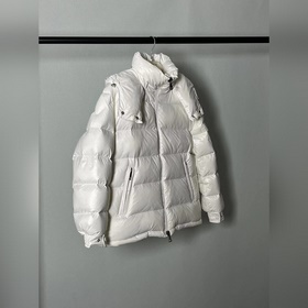Moncler  Новые поступления  Moncle