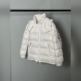 Moncler  Новые поступления  Moncle