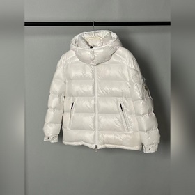 Moncler  Новые поступления  Moncle