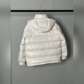 Moncler  Новые поступления  Moncle