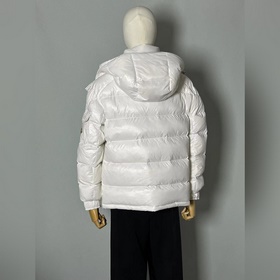 Moncler  Новые поступления  Moncle