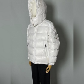 Moncler  Новые поступления  Moncle