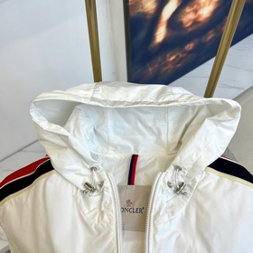 Куртка с капюшоном Moncler Cler из кол