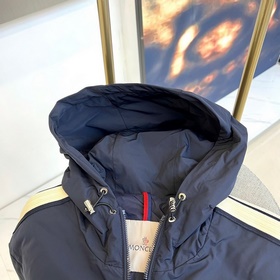 Куртка с капюшоном Moncler Cler из кол